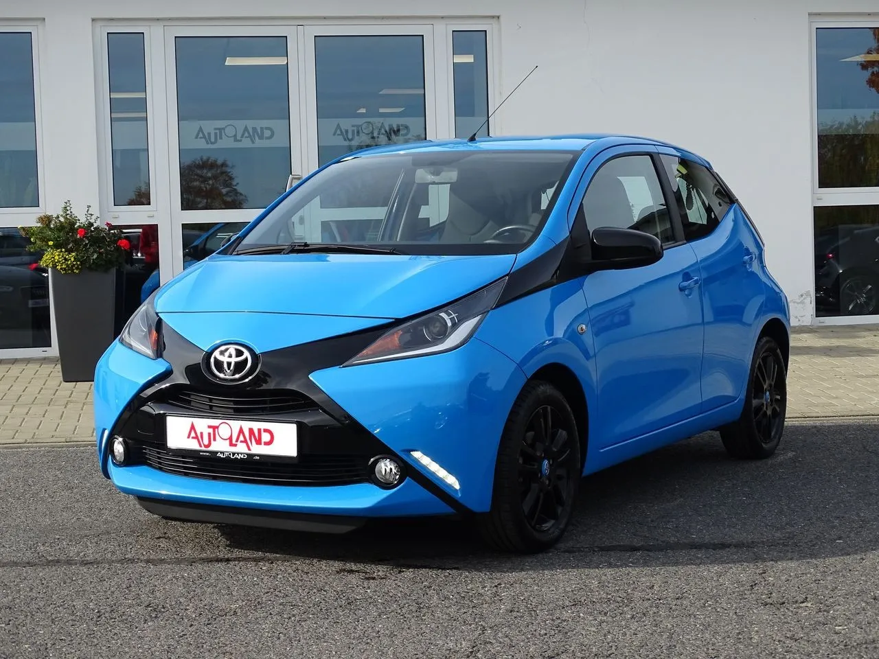 Toyota Aygo 1.0 VVT-i x-play touch...  Image 1