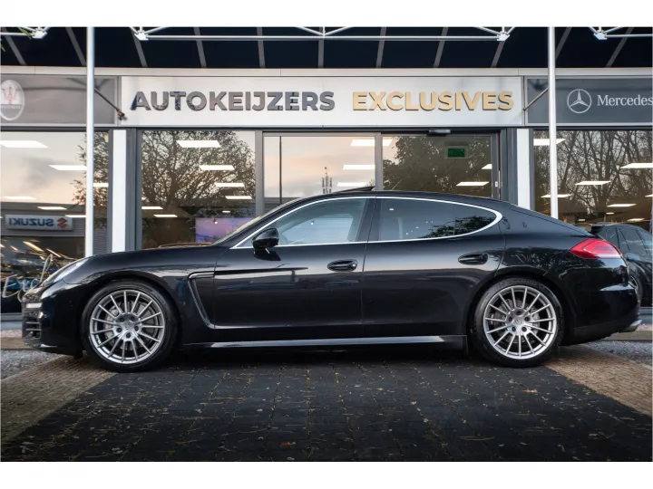 Porsche Panamera 3.0 4S  Image 3